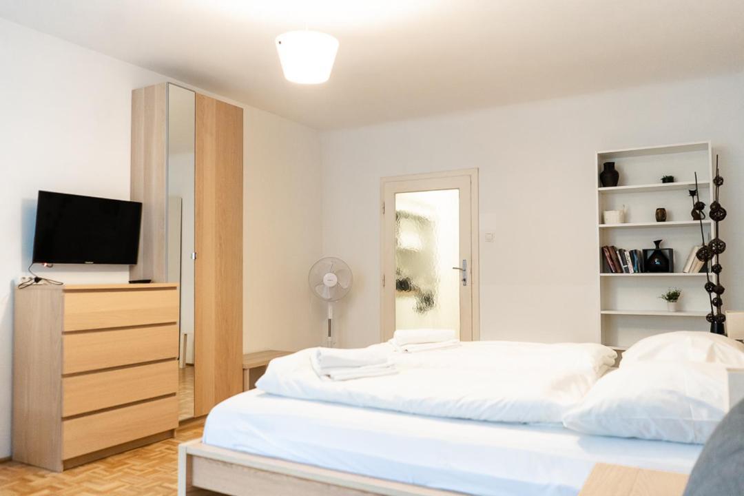 Central Living - Stephansdom Apartments Βιέννη Δωμάτιο φωτογραφία